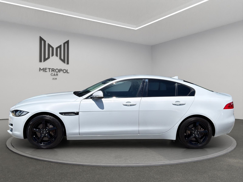 Jaguar XE 25t Prestige Acc*Garantie*Finanzierung* — photo 2