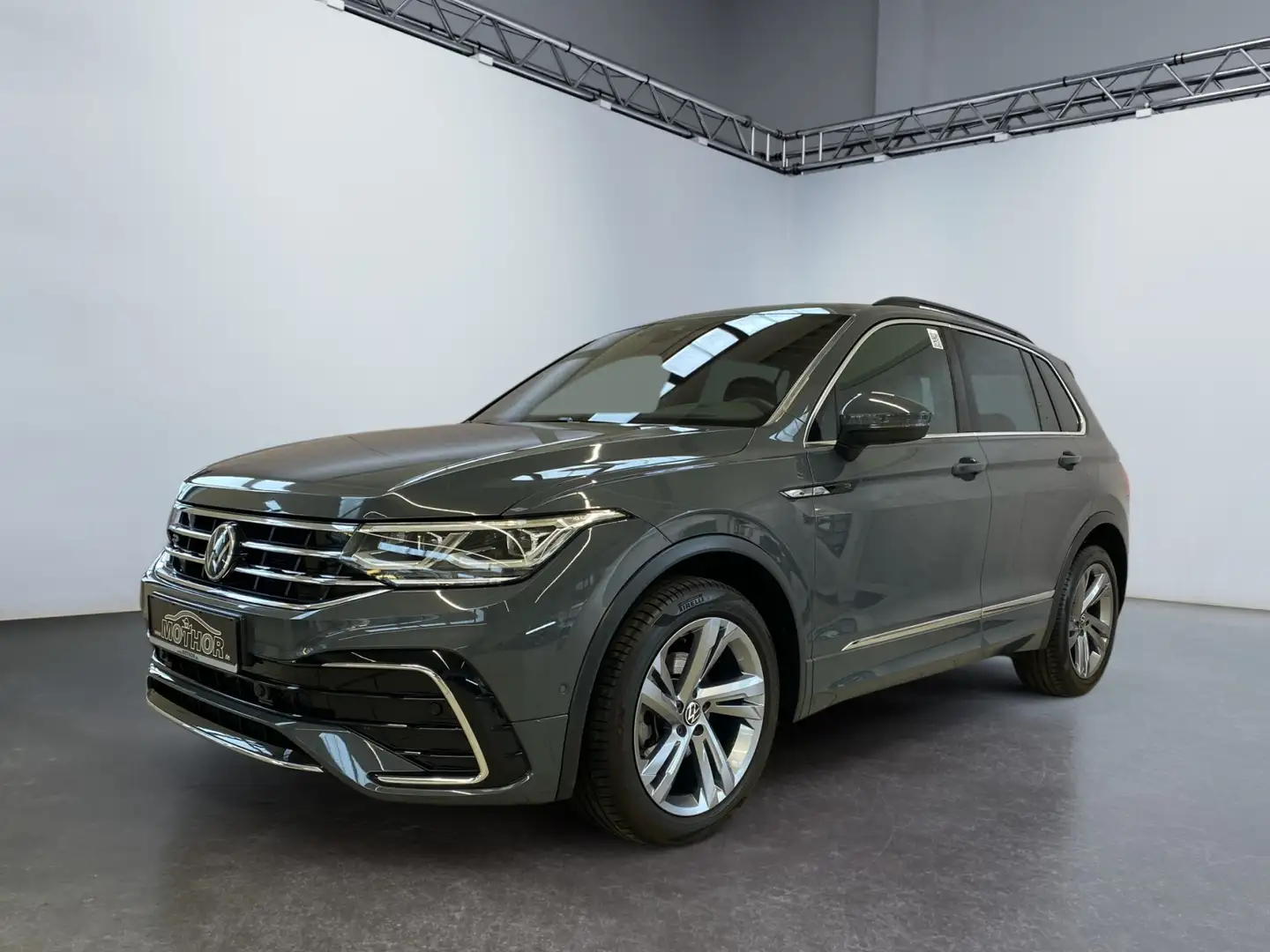 Volkswagen Tiguan R-Line 1.5 TSI DSG Rückfahrkamera SHZ Grau - 2