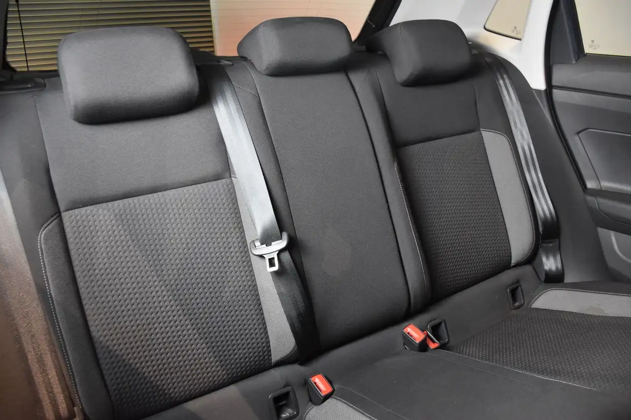 Volkswagen Polo 1.0 Life 80cv PER NEOPATENTATI, миниатюра 9