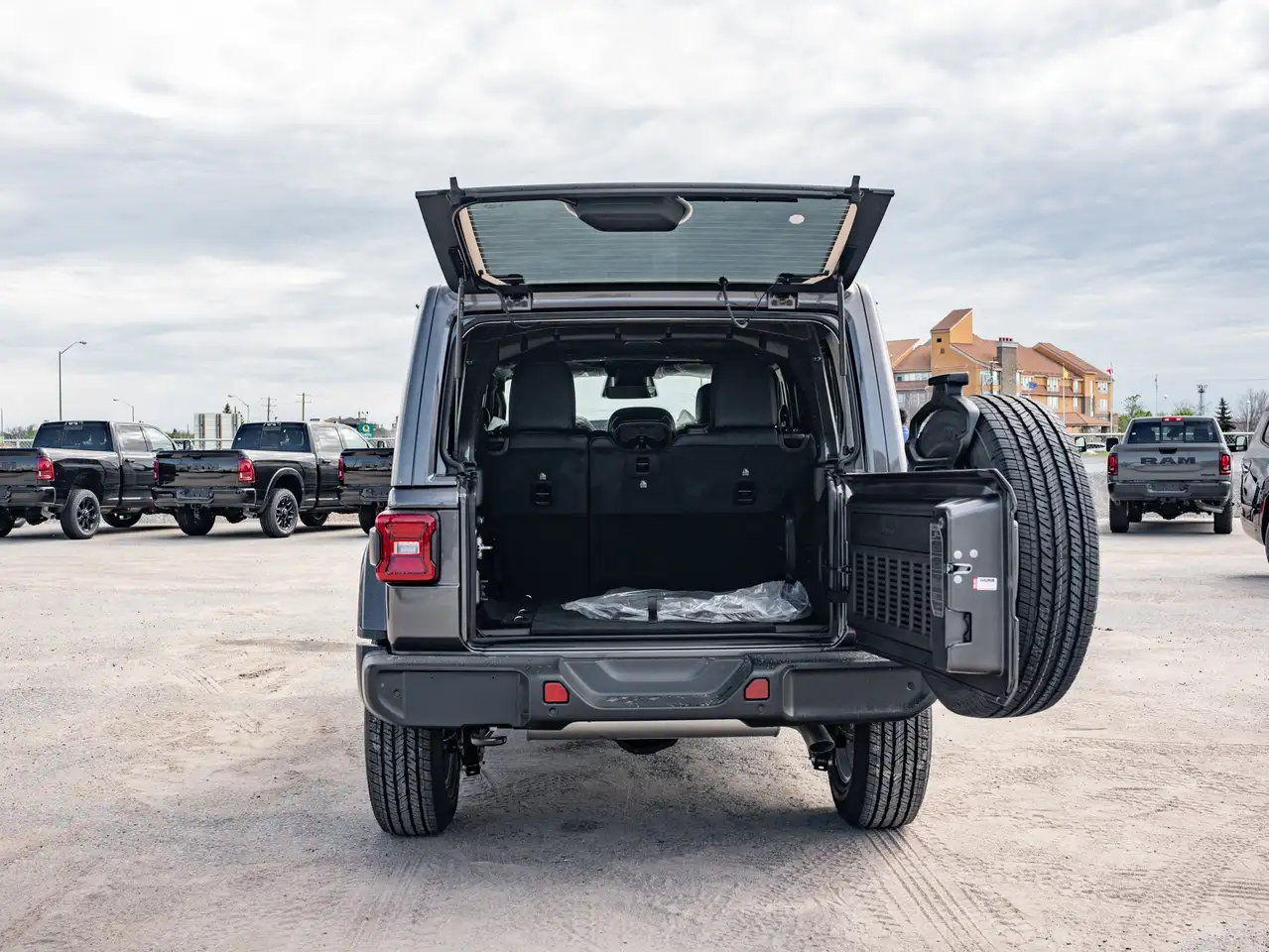 Jeep Wrangler снимка Jeep Wrangler