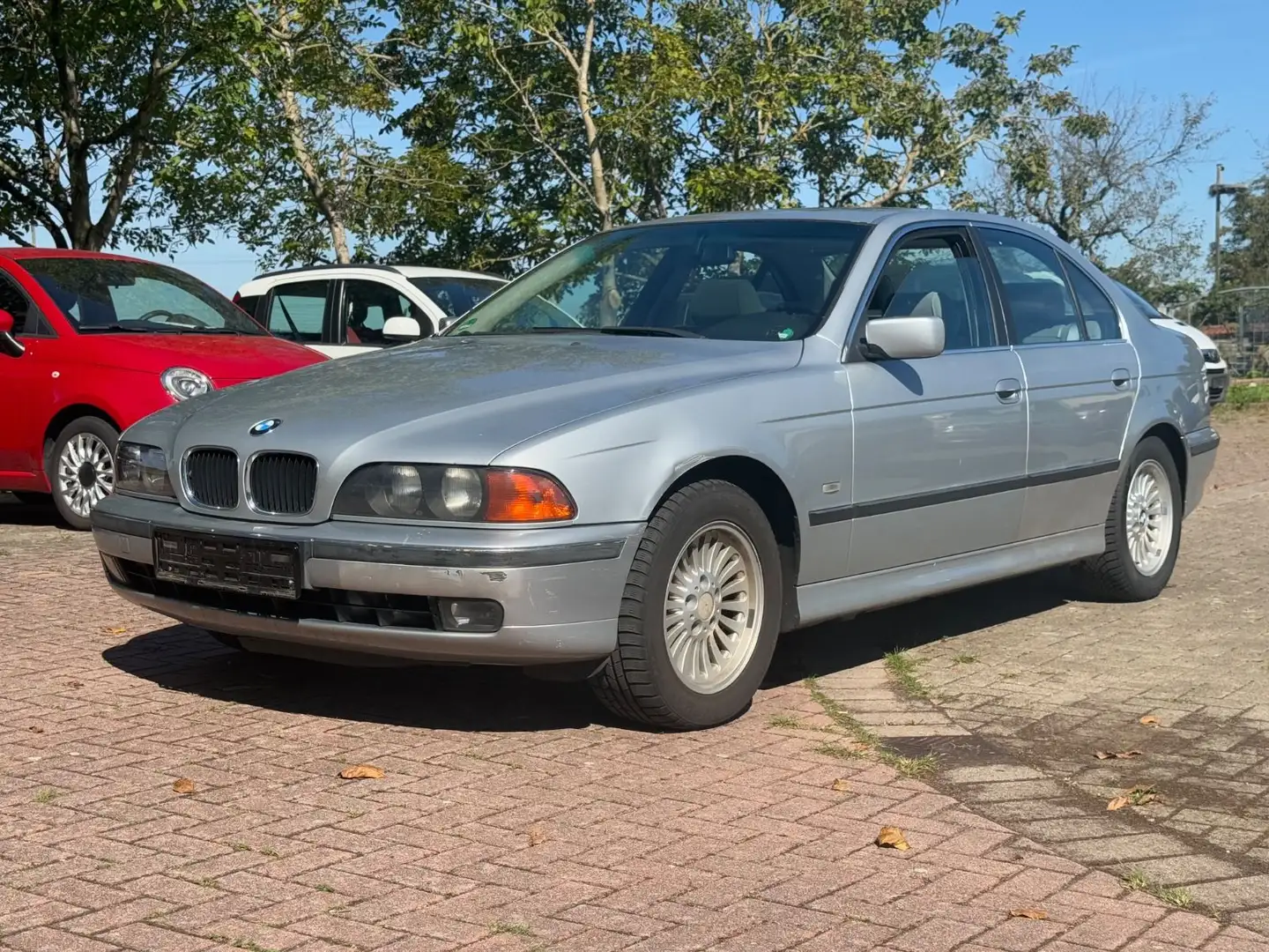BMW 523 i AUTOMATIK*KLIMA*TÜV NEU Silber - 1
