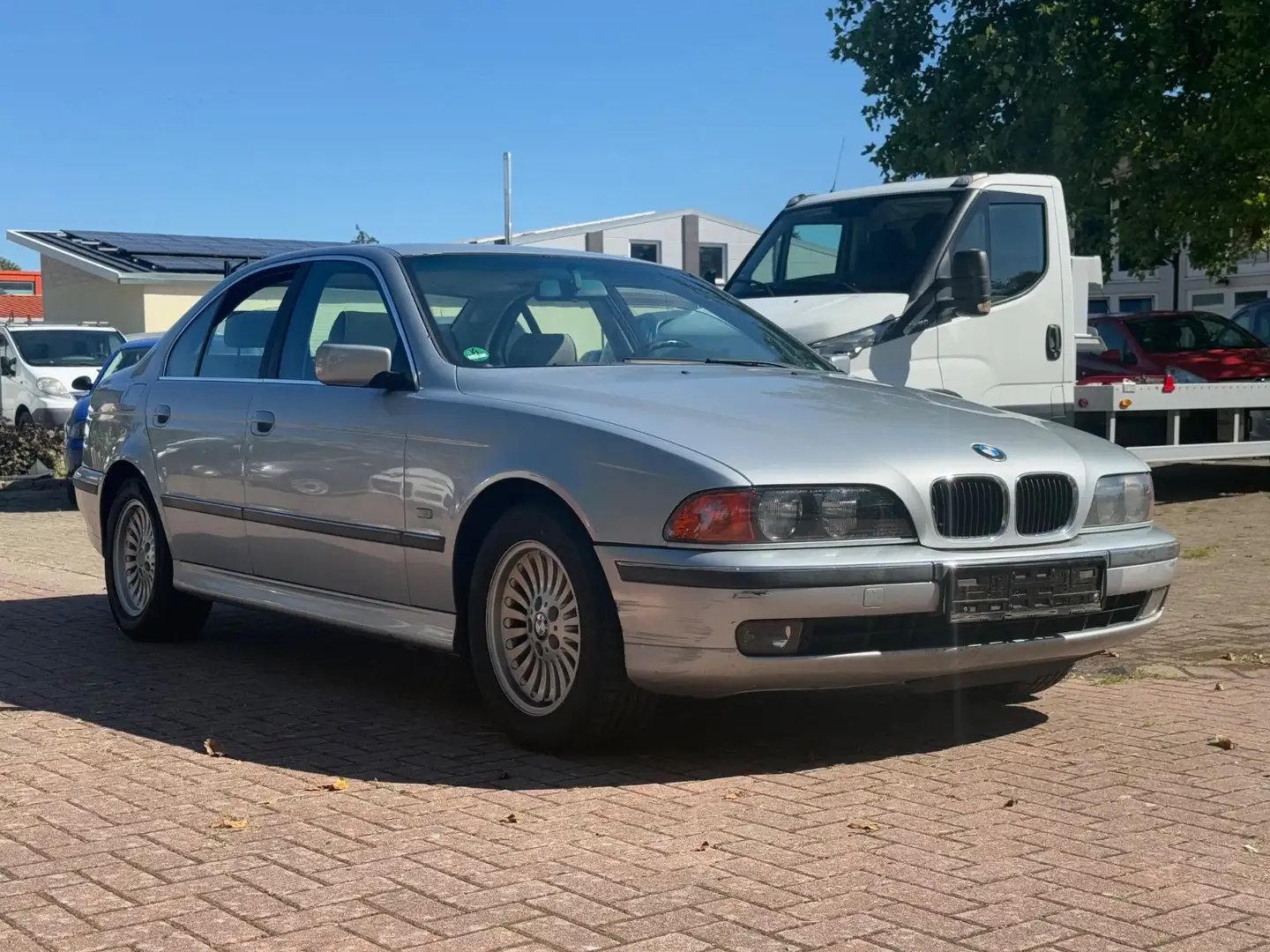 BMW 523 i AUTOMATIK*KLIMA*TÜV NEU Silber - 2