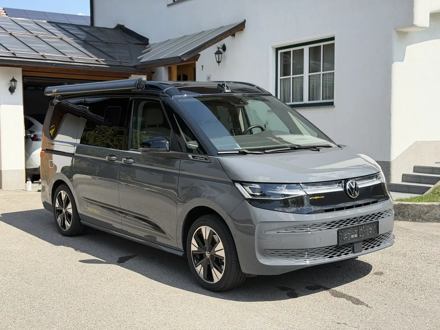 Volkswagen T7 California 2,0 TDI Beach AT - 2