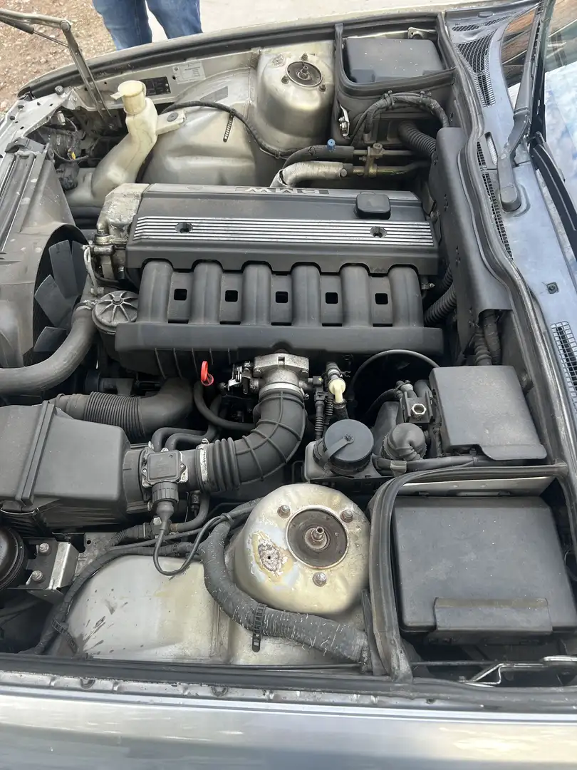 BMW 520 520i 24V - 2