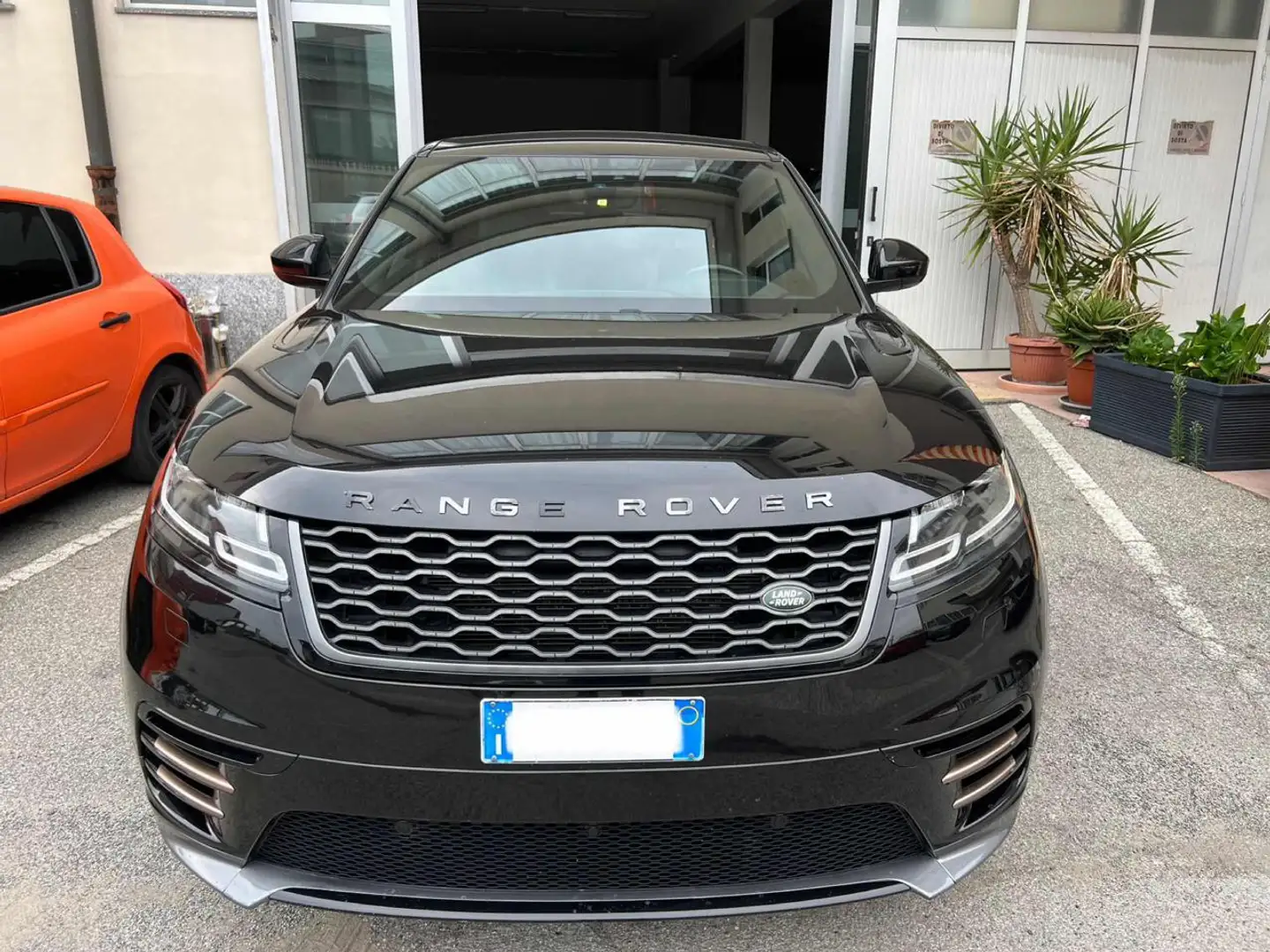 Land Rover Range Rover Velar 2.0D I4 240 CV R-Dynamic S Schwarz - 1