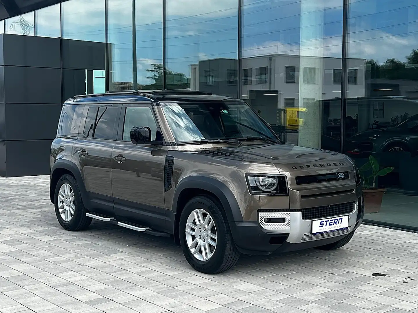 Land Rover Defender 110 D200 AWD Aut. *Meridian*360*Panorama* - 1