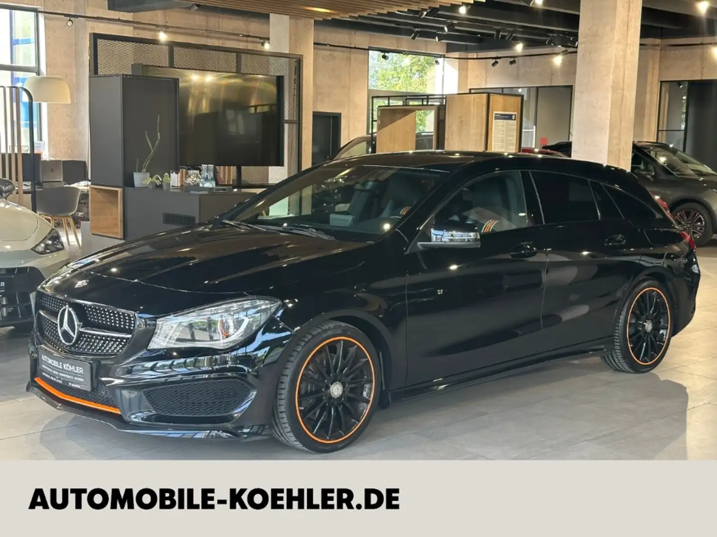 Mercedes-Benz CLA 250 Orange Art Edition Schwarz - 1