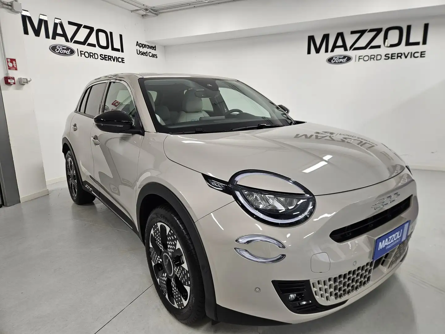 Fiat 600 La Prima 1.2 Mild-Hybrid Beige - 1