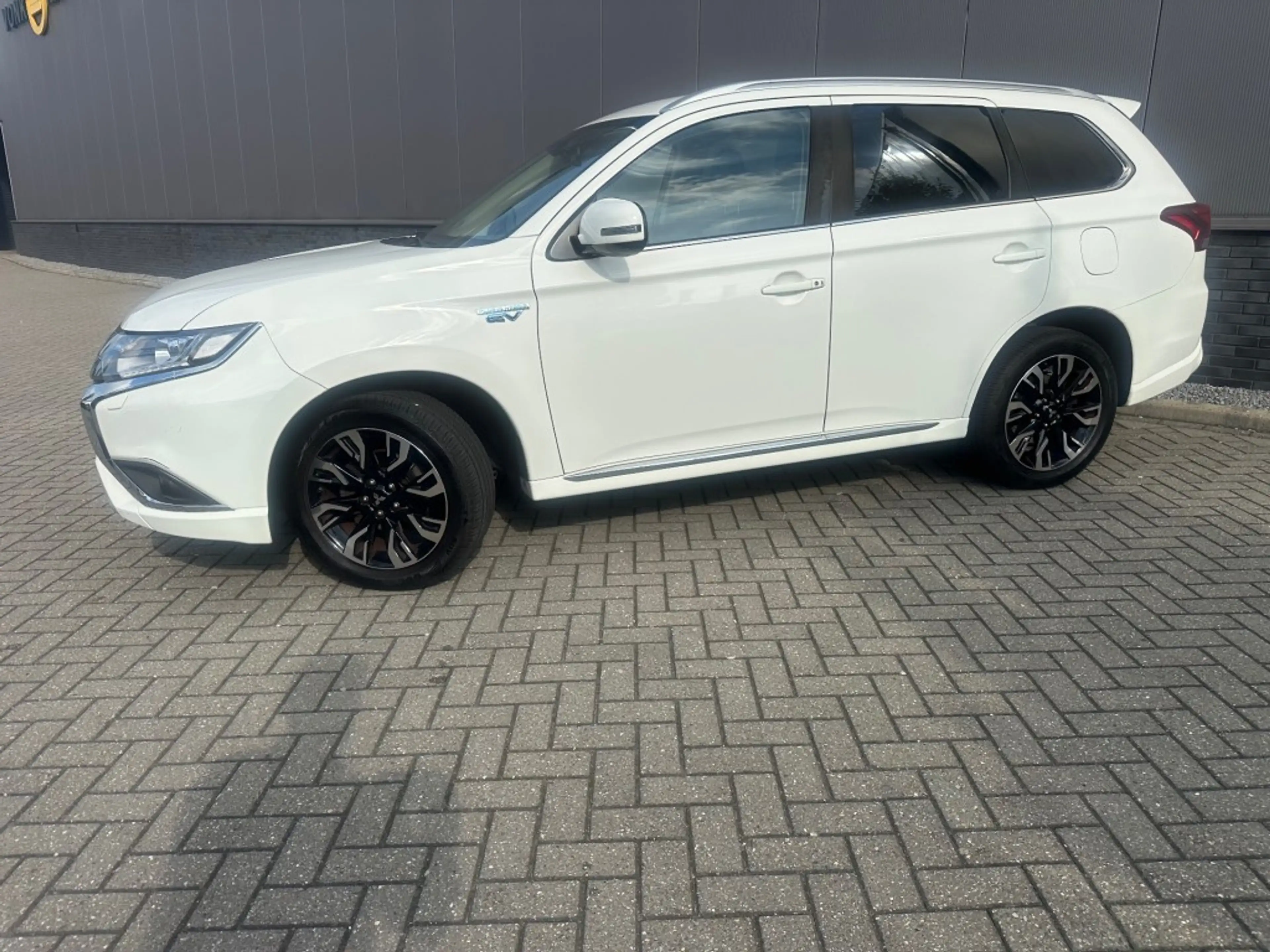 Mitsubishi Outlander 2.4 PHEV PURE+afn trekhaak orig ned auto nap — photo 2