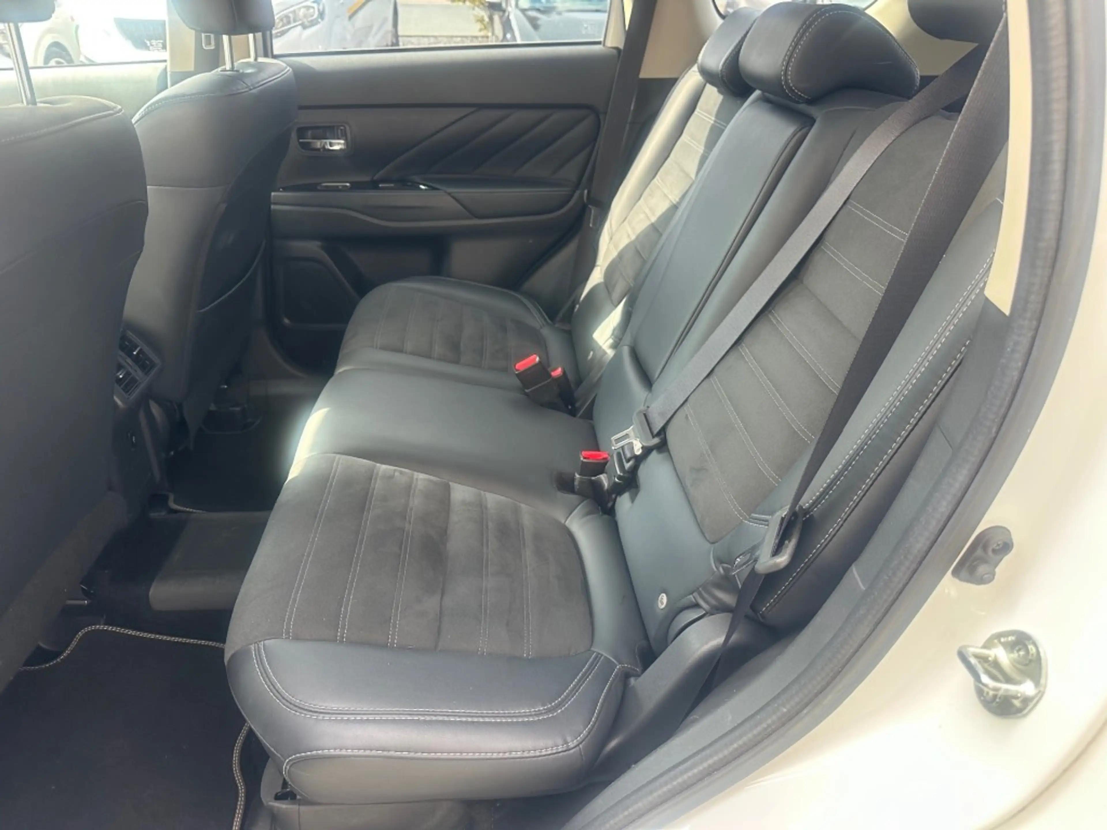 Mitsubishi Outlander 2.4 PHEV PURE+afn trekhaak orig ned auto nap — photo 12