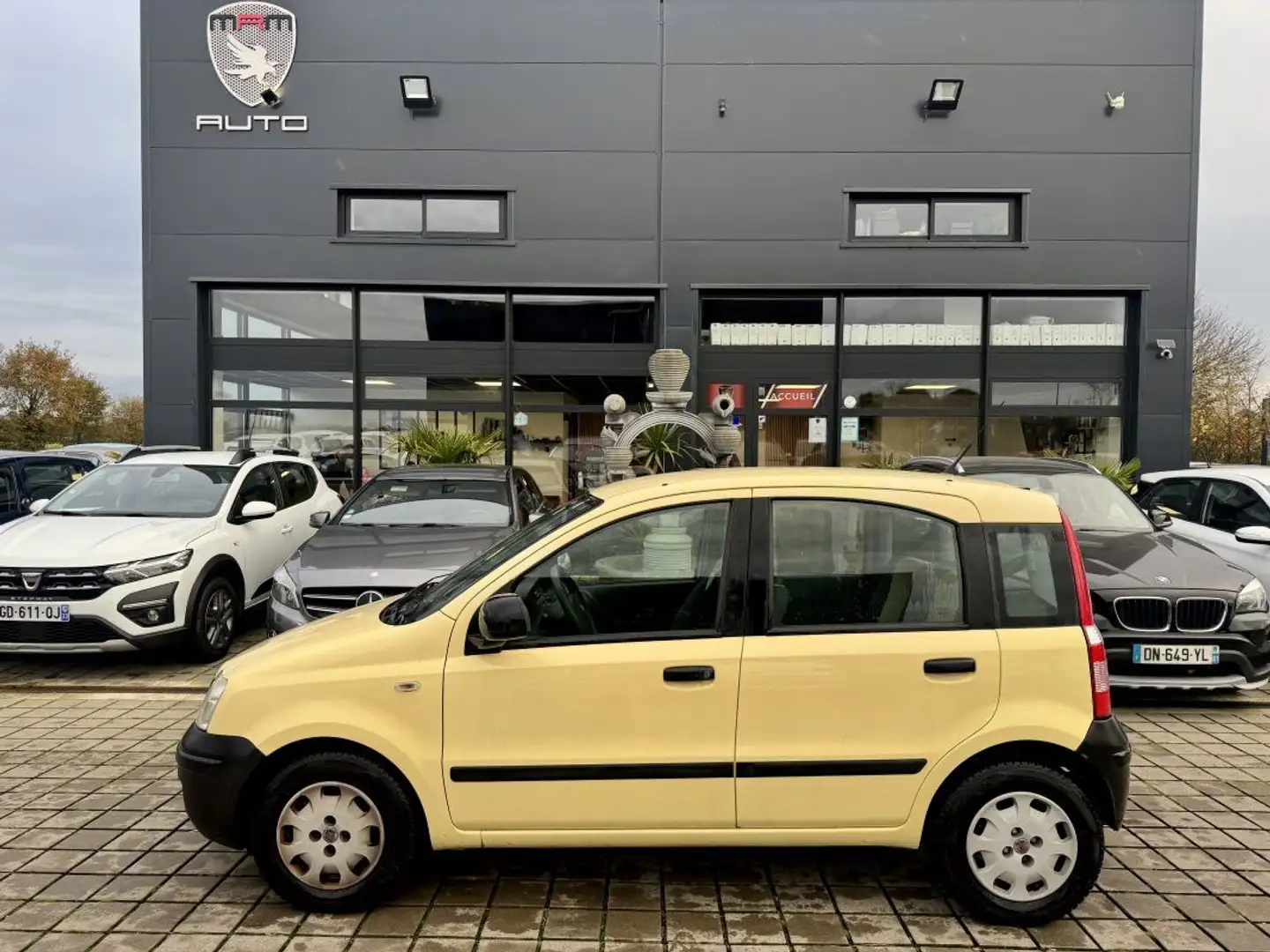 Fiat Panda II 1.2 8v 69ch Dynamic Euro5 Geel - 1