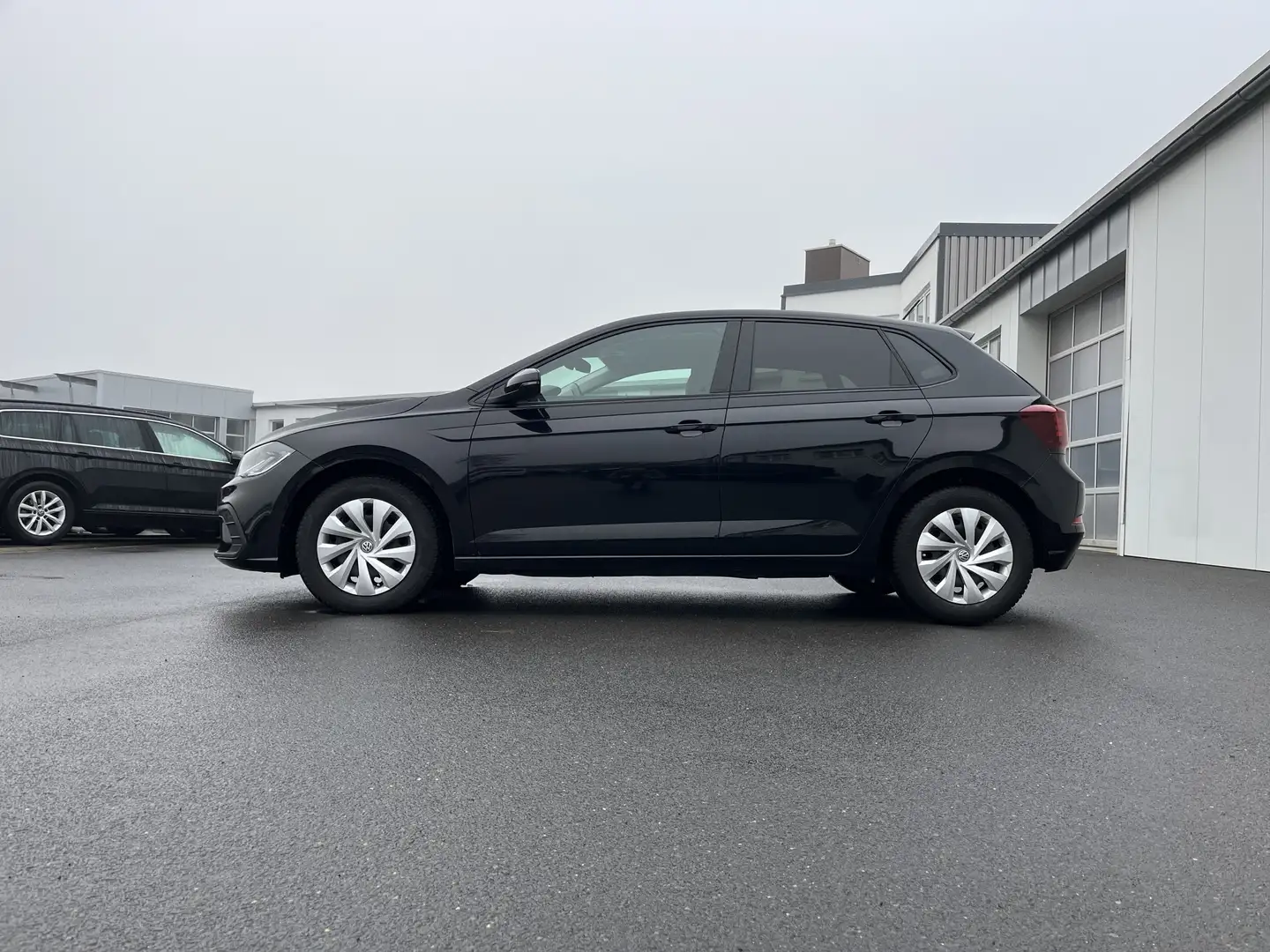 Volkswagen Polo 1.0 TSI DSG Life 106€ m. 20% Anzahlung Active In Noir - 2