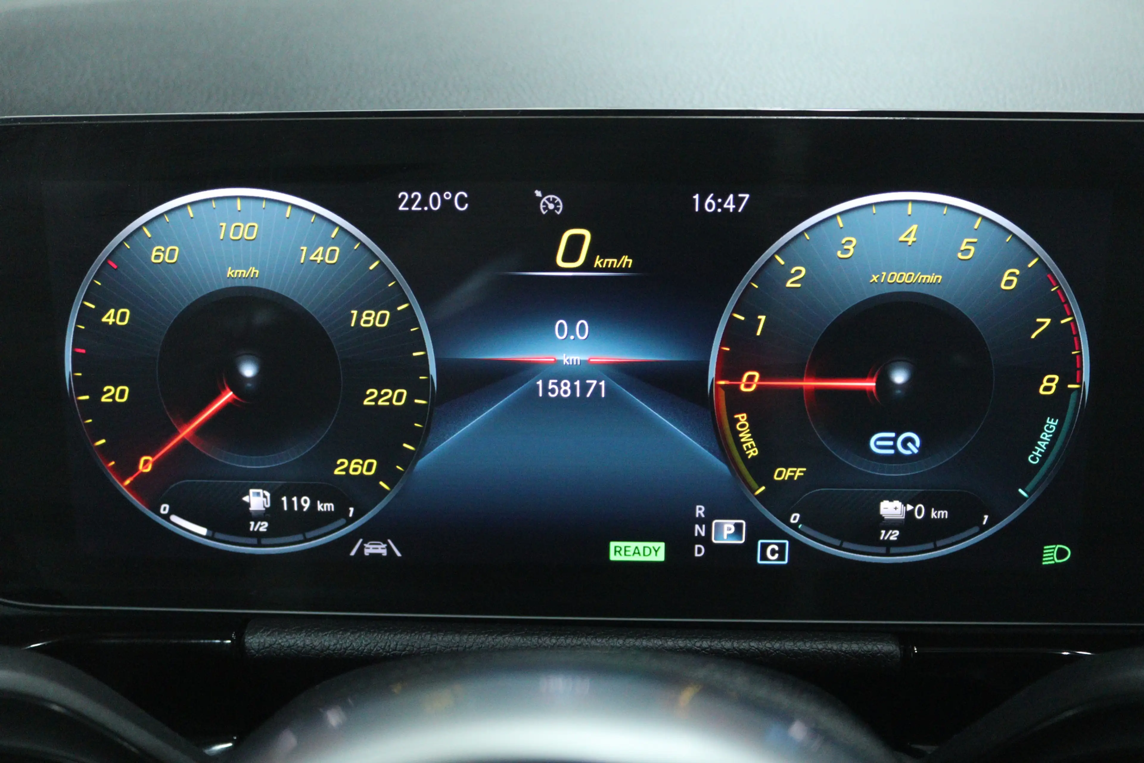 Mercedes-Benz GLA 250 e AMG Line (SFEERVERLICHTING, CAMERA, STOELVERWARM — photo 13