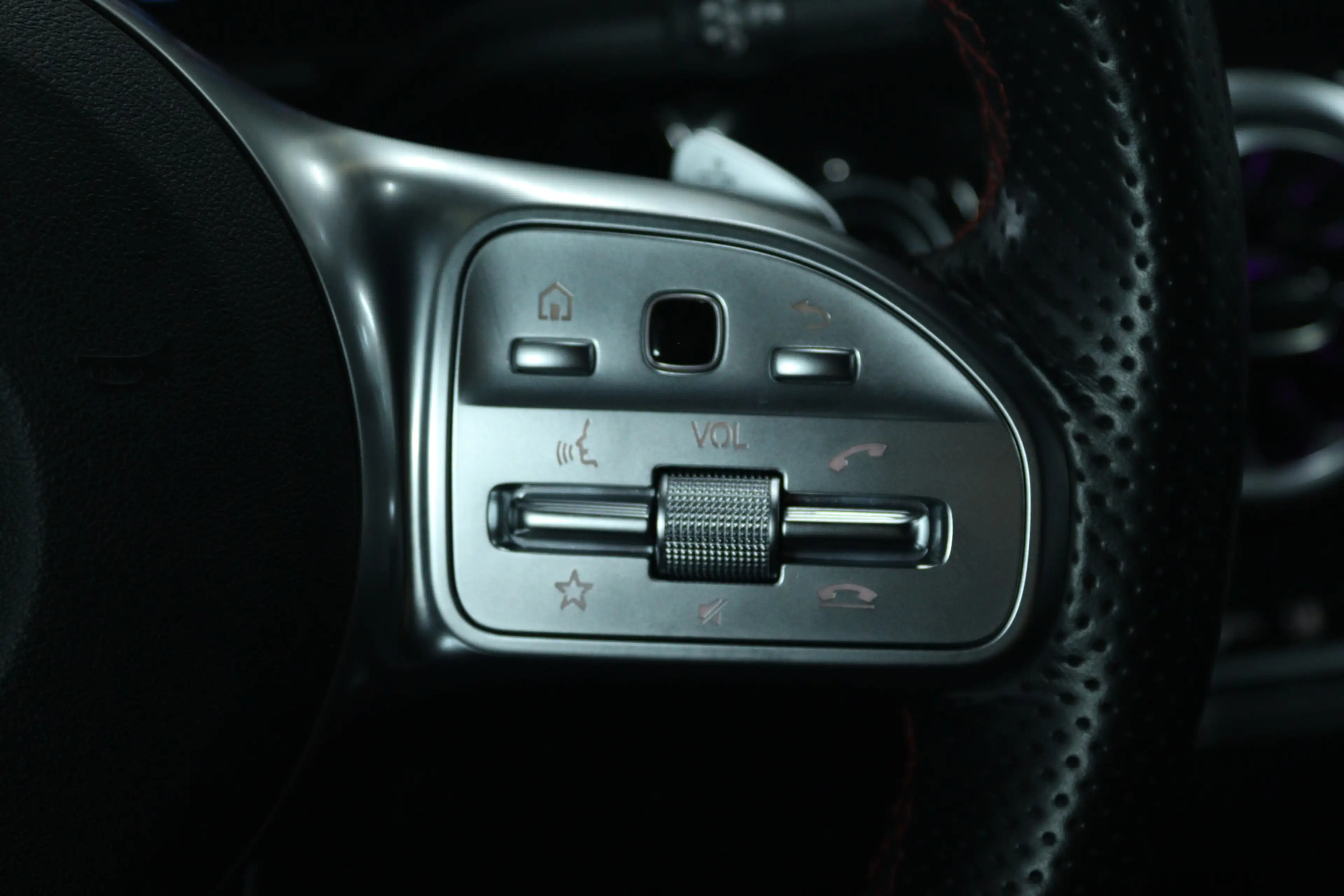 Mercedes-Benz GLA 250 e AMG Line (SFEERVERLICHTING, CAMERA, STOELVERWARM — photo 9