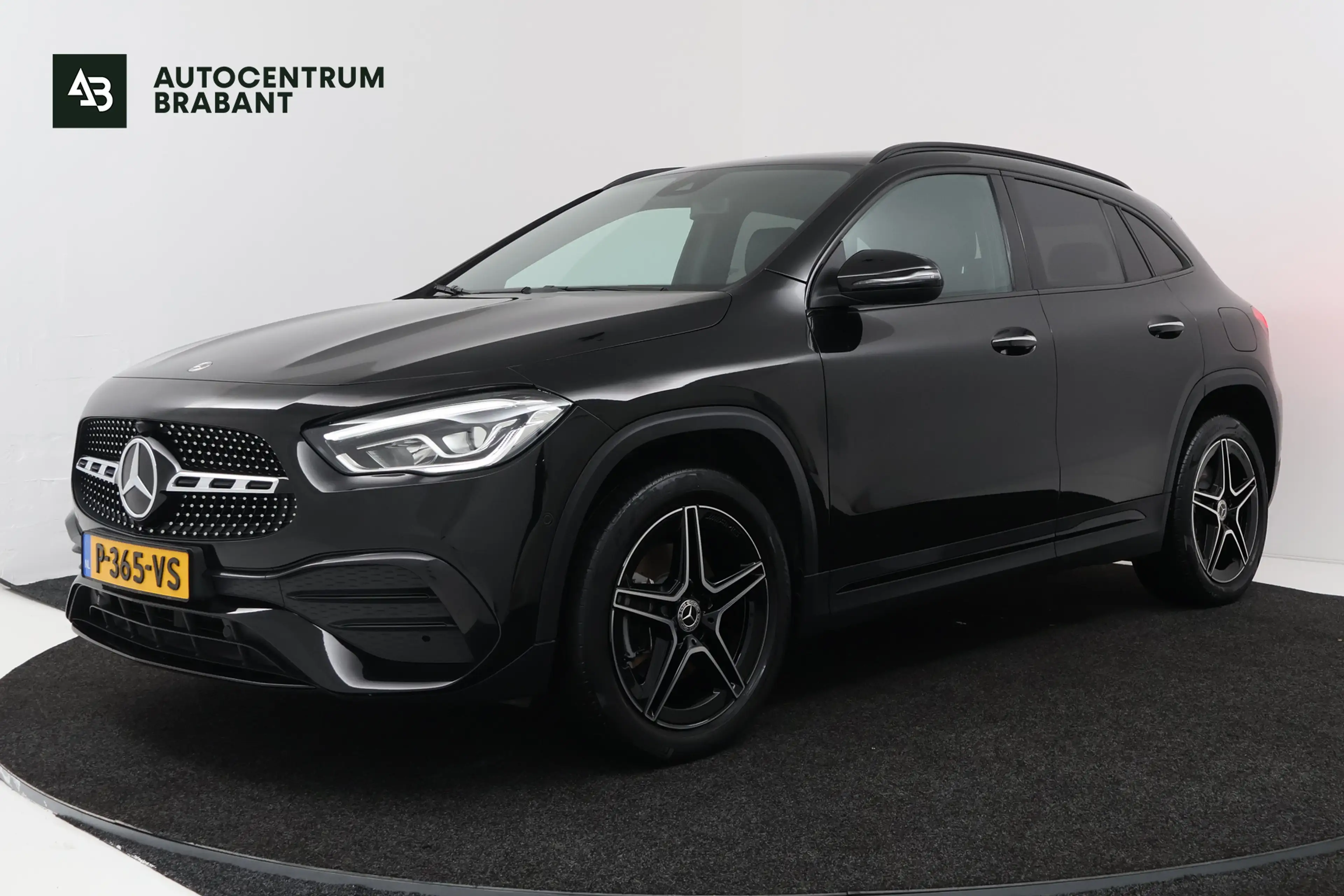 Mercedes-Benz GLA 250 e AMG Line (SFEERVERLICHTING, CAMERA, STOELVERWARM