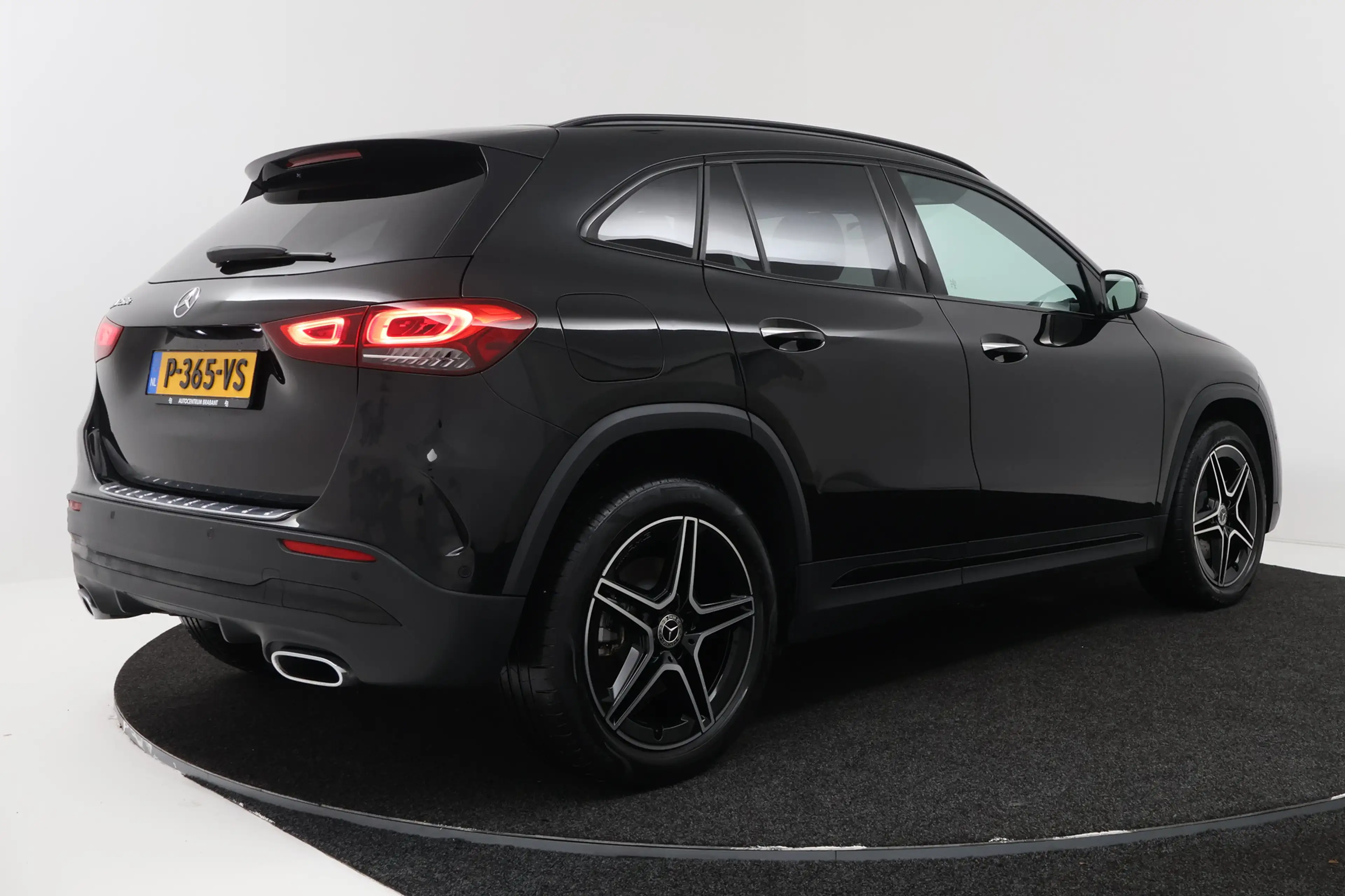 Mercedes-Benz GLA 250 e AMG Line (SFEERVERLICHTING, CAMERA, STOELVERWARM — photo 14