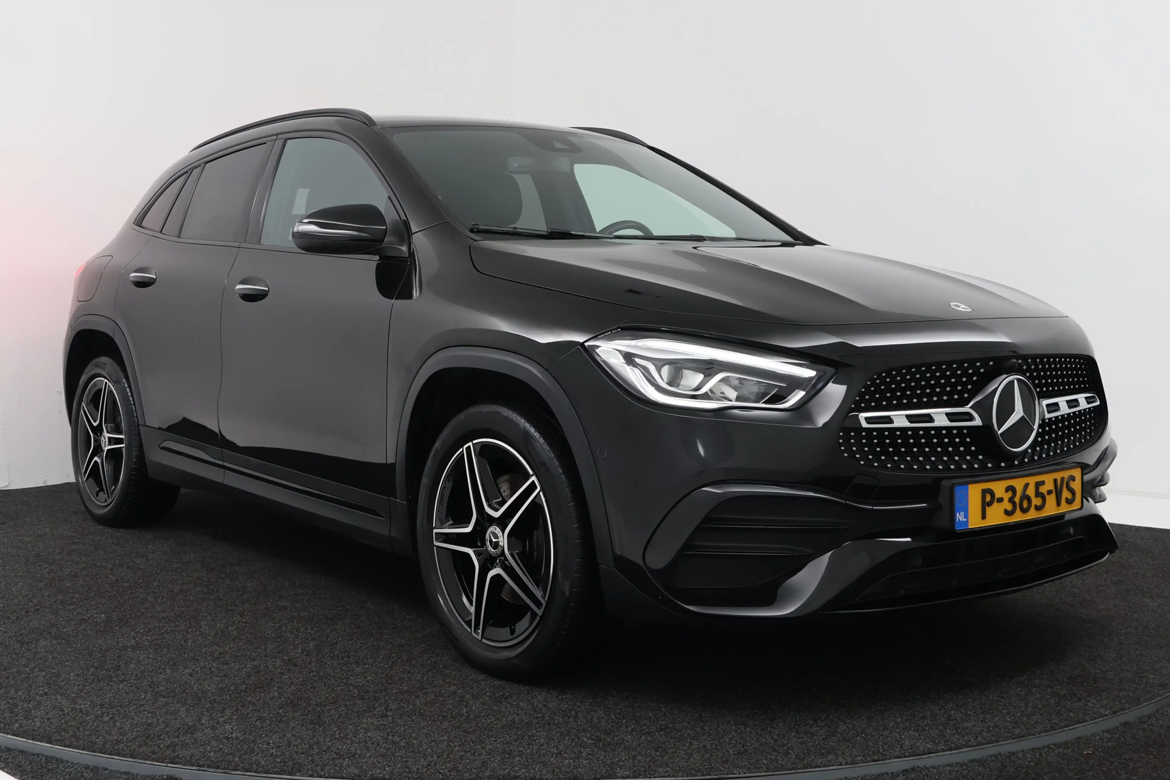 Mercedes-Benz GLA 250 e AMG Line (SFEERVERLICHTING, CAMERA, STOELVERWARM — photo 22