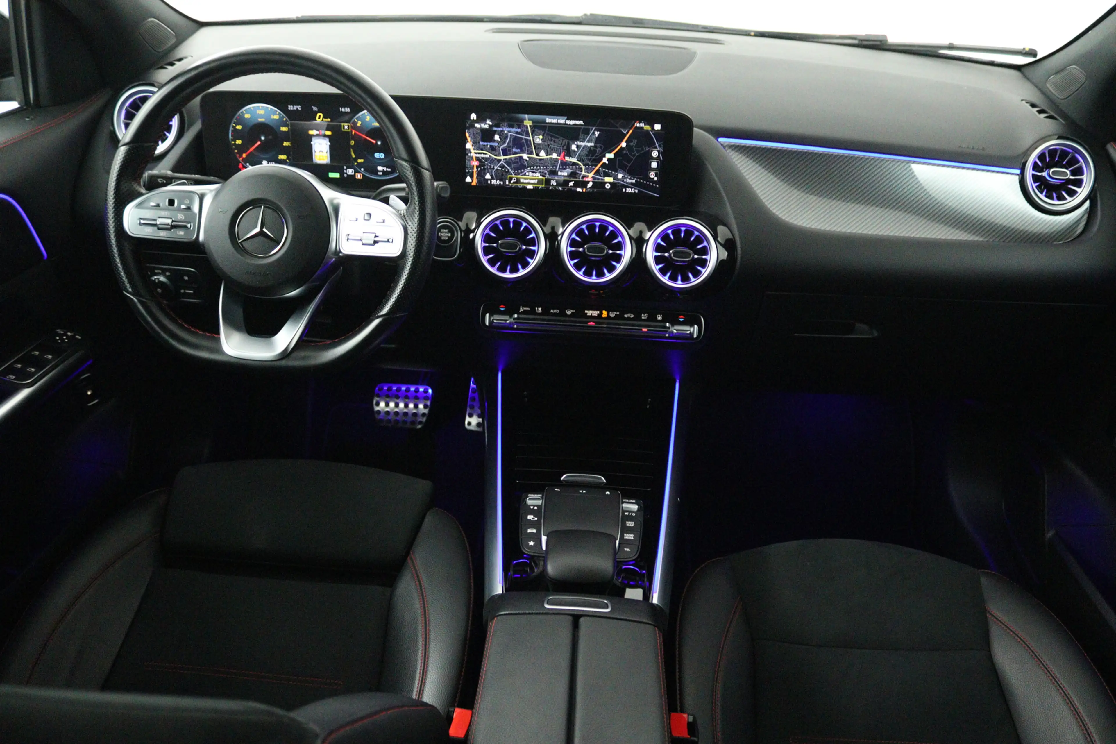 Mercedes-Benz GLA 250 e AMG Line (SFEERVERLICHTING, CAMERA, STOELVERWARM — photo 3