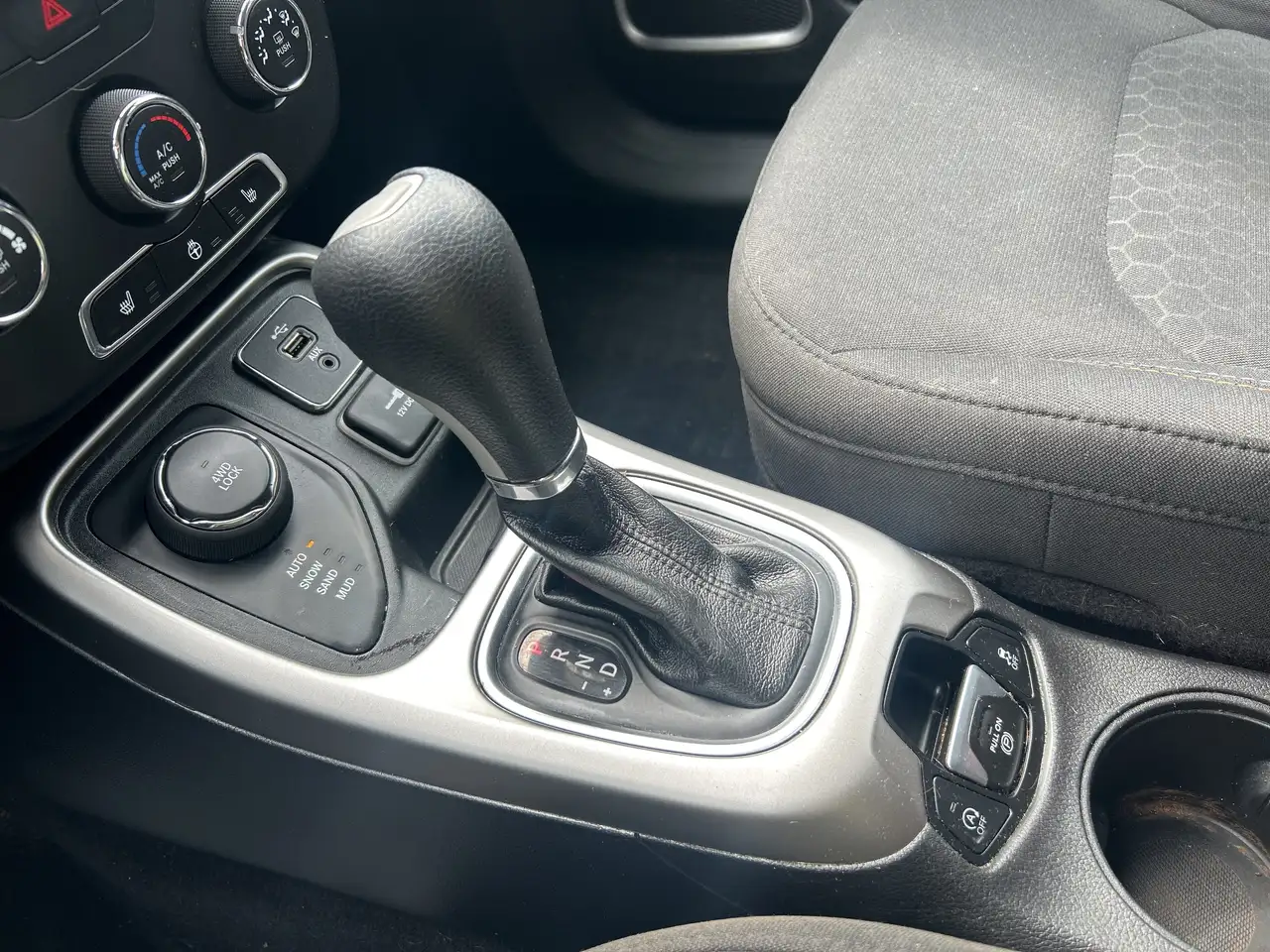 Jeep Compass photo Jeep Compass