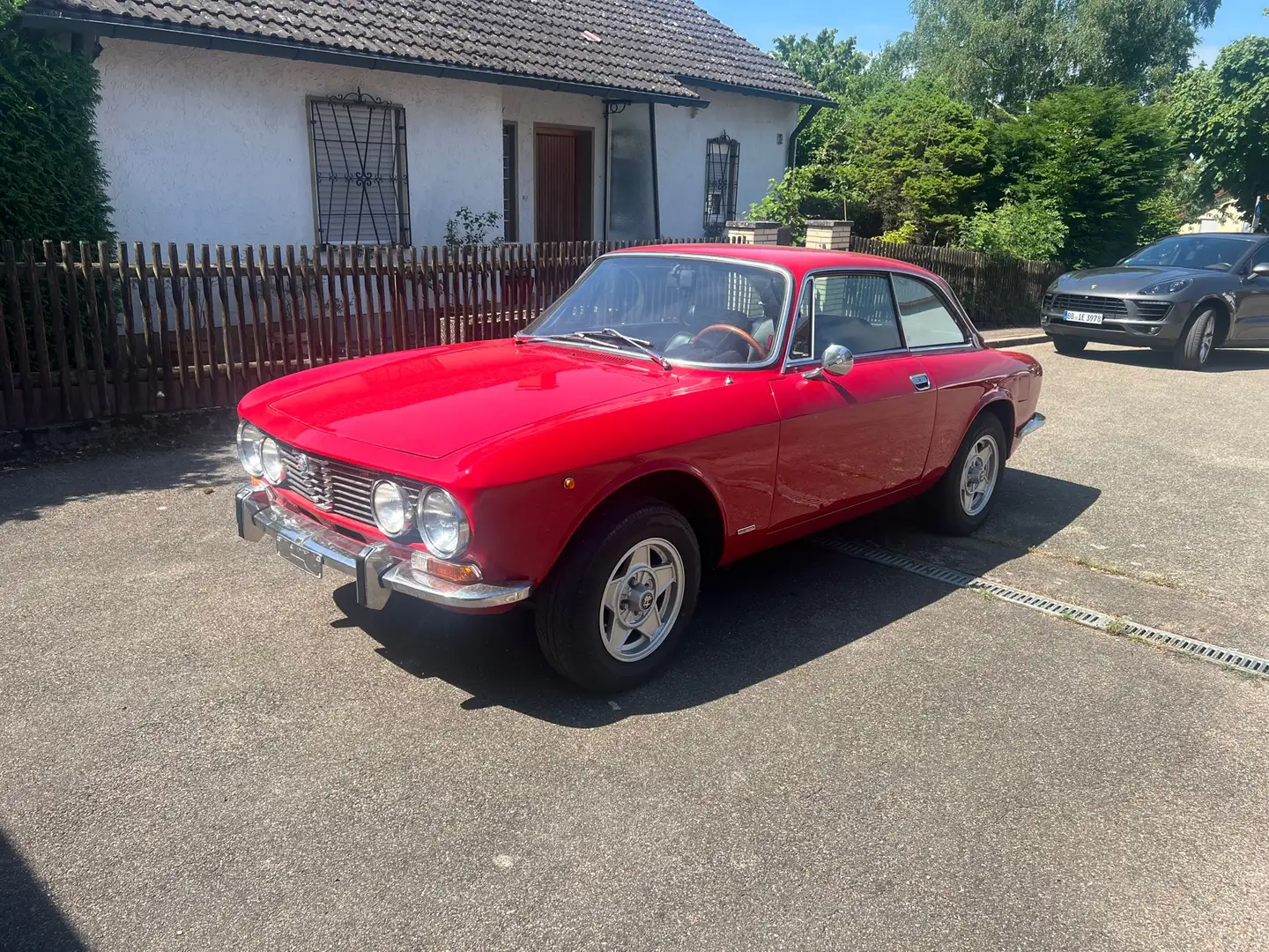 Alfa Romeo GT 2000 Rojo - 2