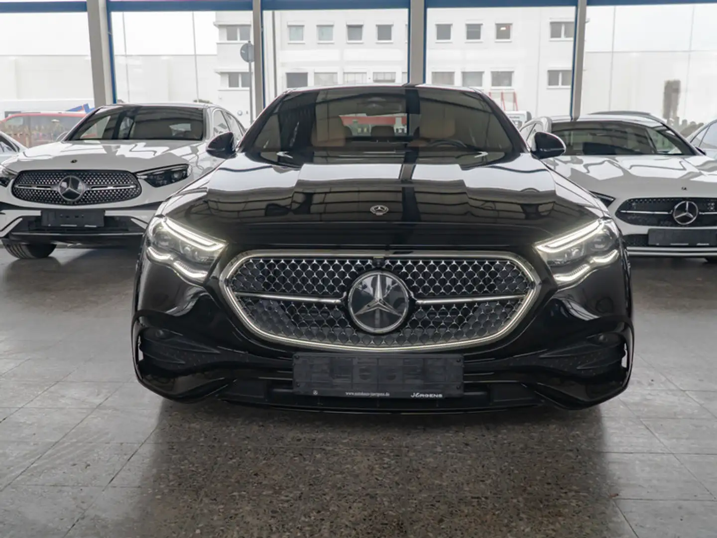 Mercedes-Benz E 200 AMG-Sport/Super/Pano/Burm/HUD/Night/Distr Schwarz - 2
