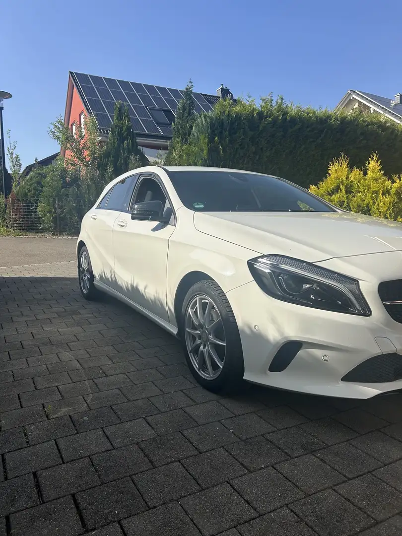 Mercedes-Benz A 160 7G-DCT SCORE Night Paket TÜV NEU!!! - 2