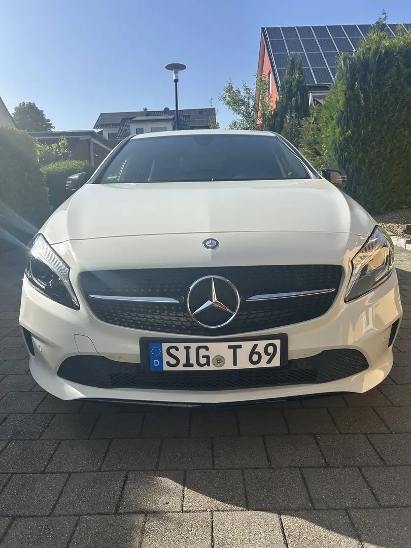 Mercedes-Benz A 160 7G-DCT SCORE Night Paket TÜV NEU!!! - 1