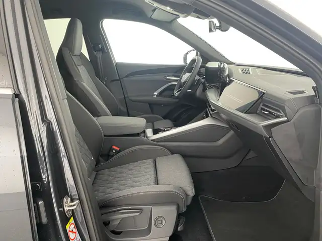 Audi Q5 view 10