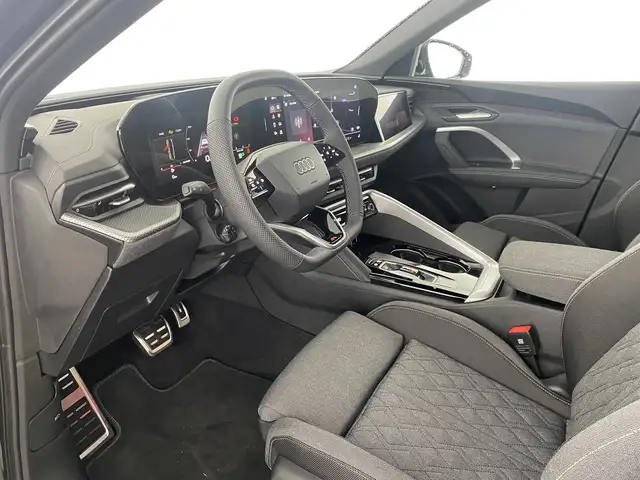 Audi Q5 view 8