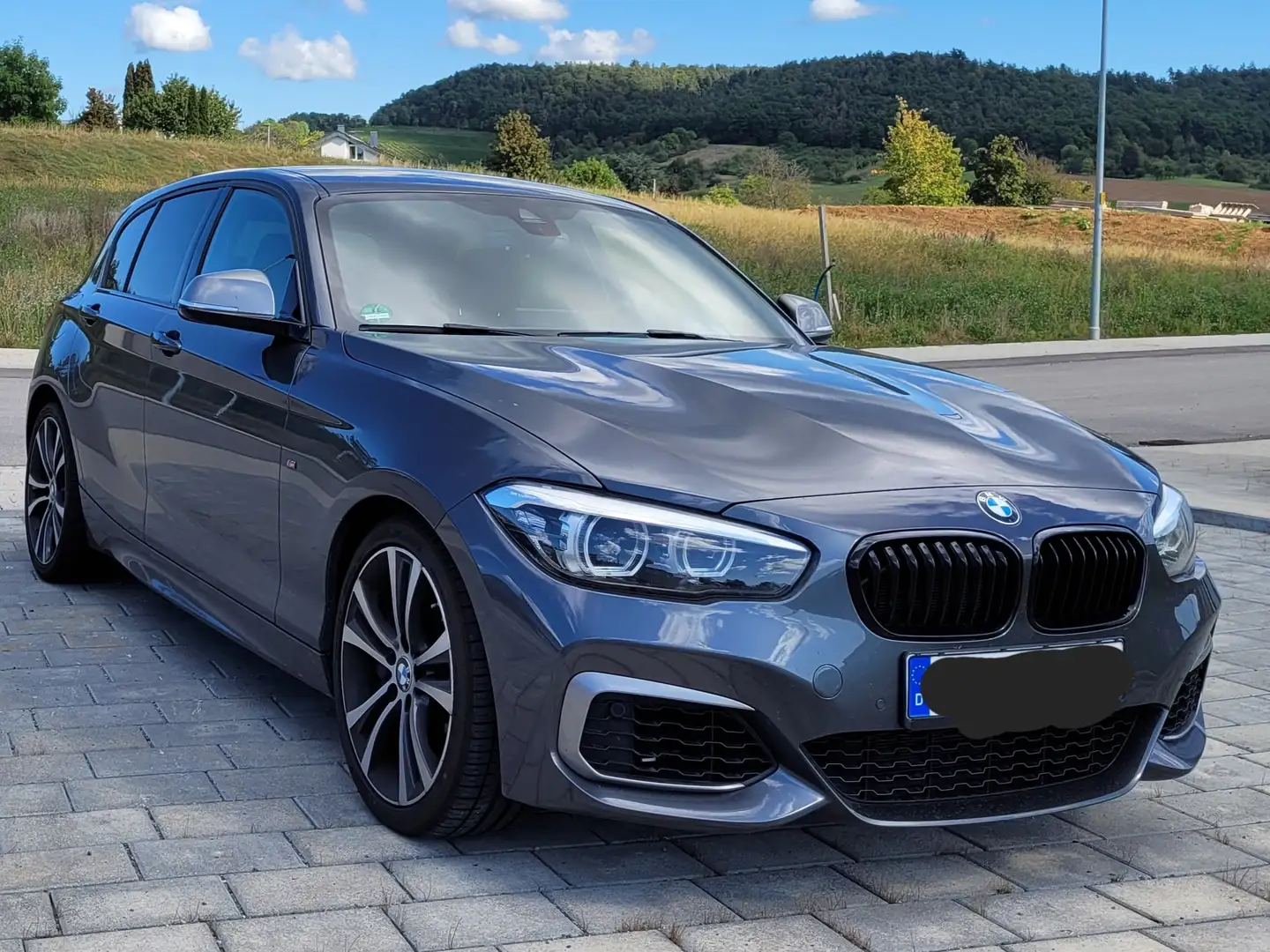 BMW 140 M140i Aut. Special Edition Сірий - 1