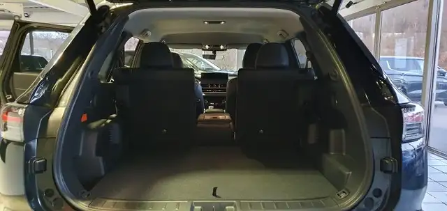 Mitsubishi Outlander view 11