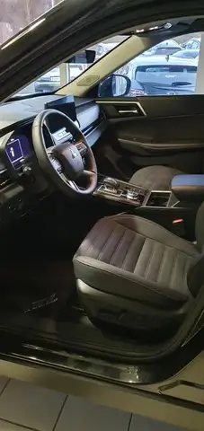 Mitsubishi Outlander view 5