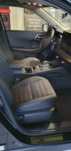 Mitsubishi Outlander view 7