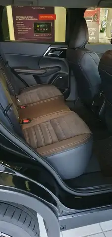 Mitsubishi Outlander view 8