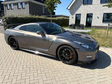 R35 black edition
