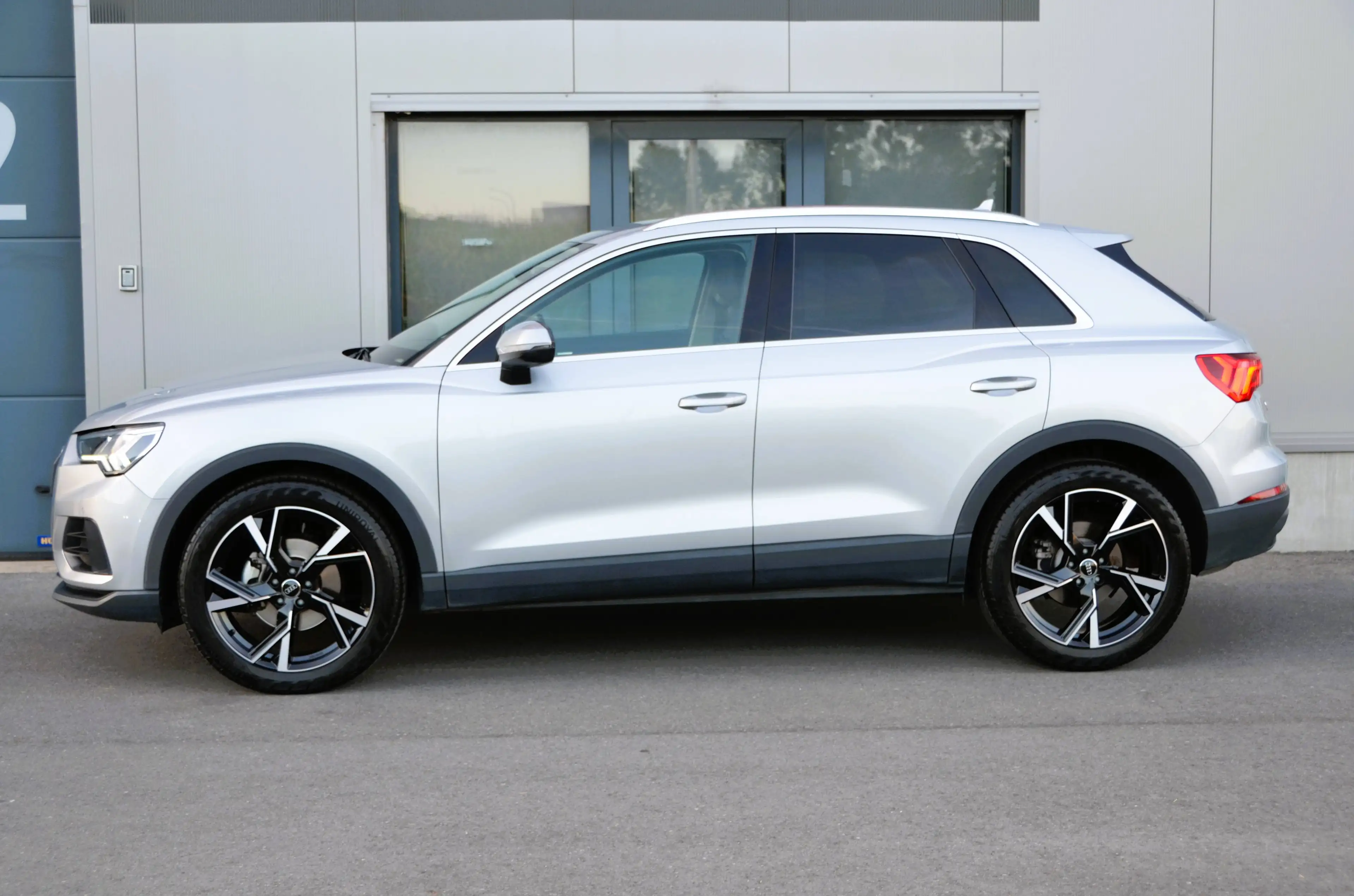 Audi Q3 Sportback 35 TFSI S tronic * GPS * MATRIX LED * LEDER * CAM * DODE HOEK * LANE CHANGE * — photo 2