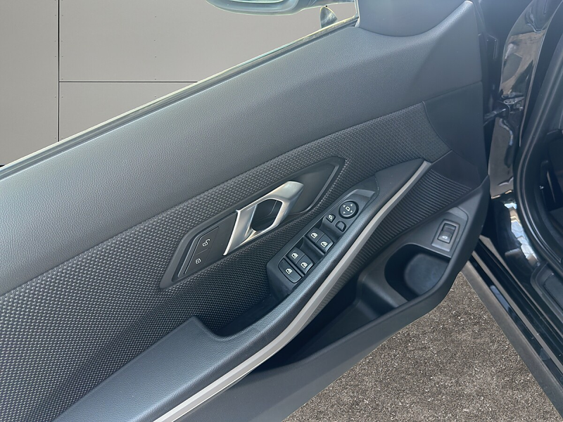 BMW 318 d Touring Aut. — photo 9