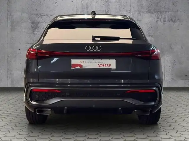 Audi Q5 view 14
