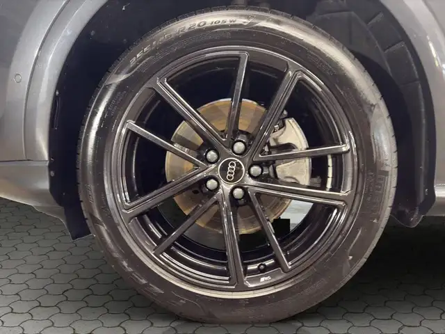 Audi Q5 view 7