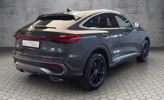 Audi Q5 view 13