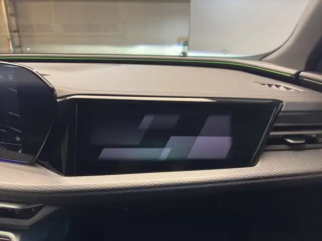 Audi Q5 view 8