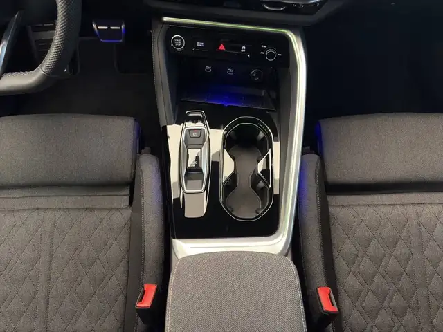 Audi Q5 view 5