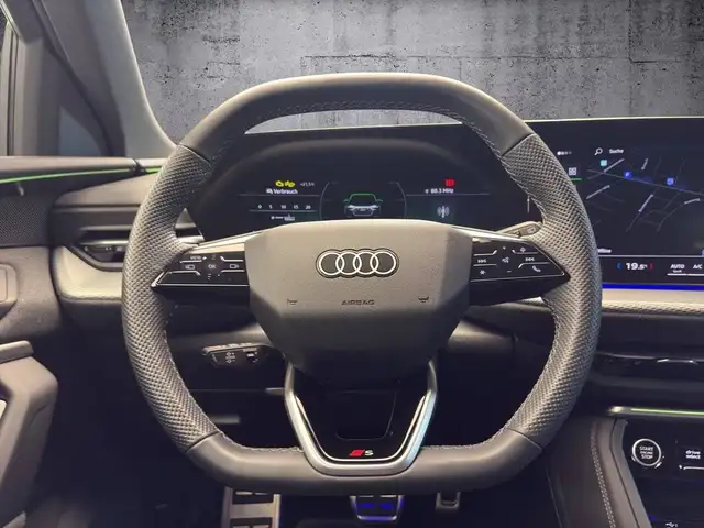 Audi Q5 view 6