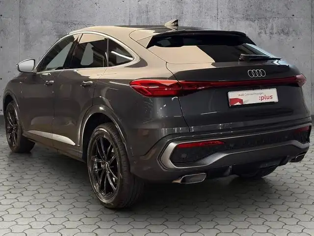 Audi Q5 view 15