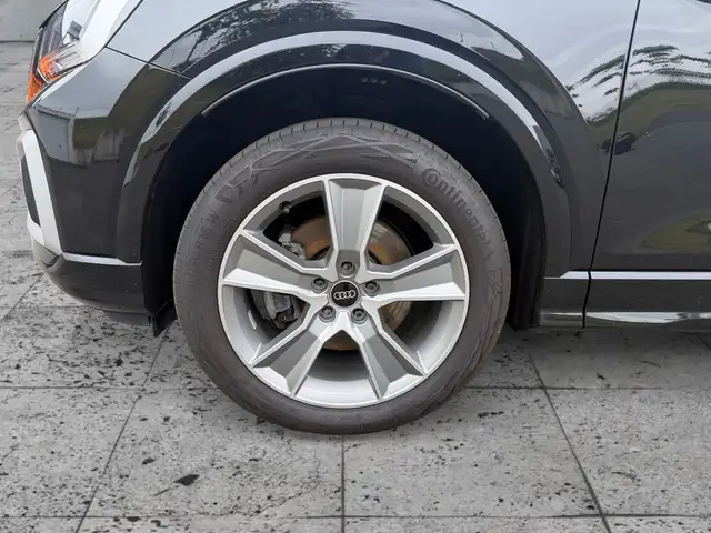 Audi Q2 view 8