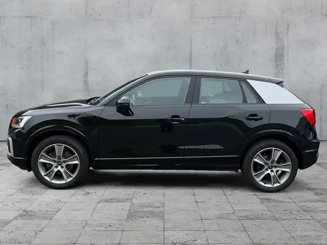 Audi Q2 view 4