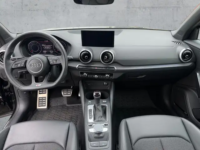 Audi Q2 view 9
