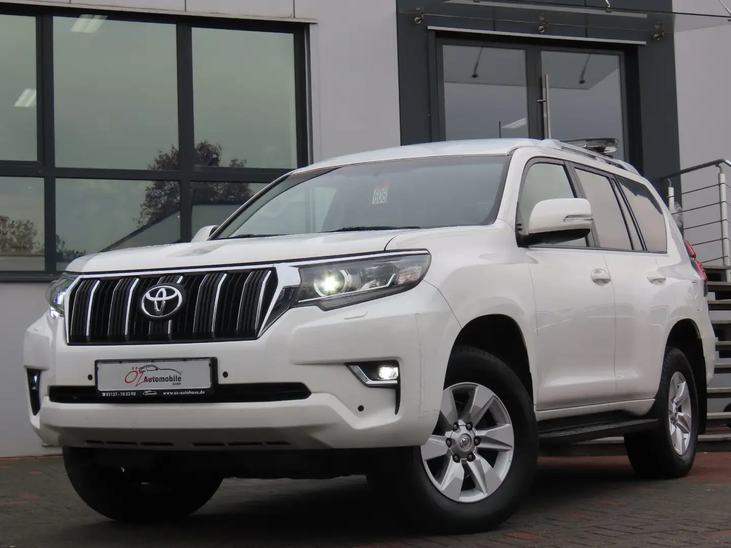 Toyota Land Cruiser 2.8 D-4D Automatik Blanc - 2