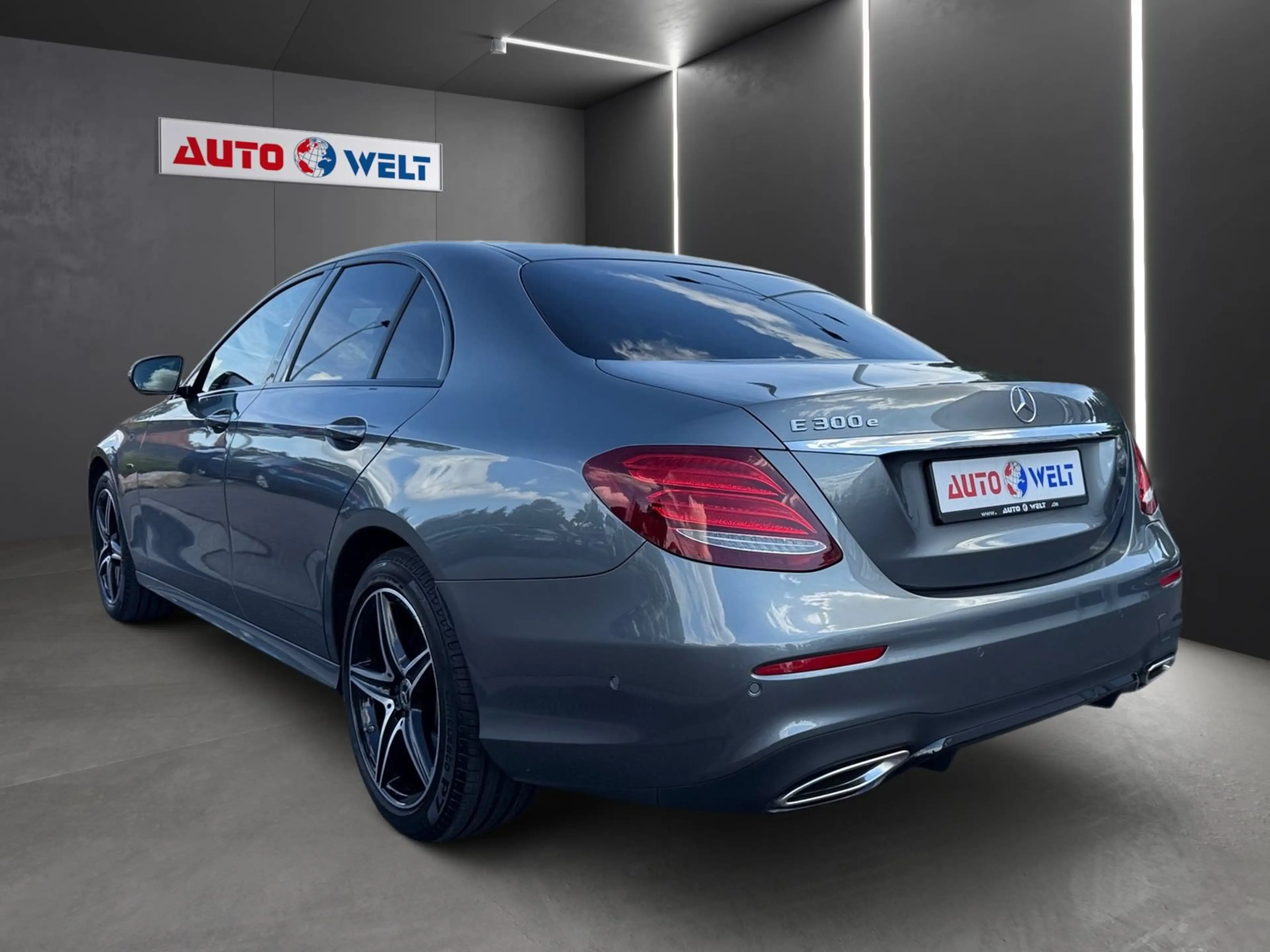 Mercedes-Benz E 200 E300e Lim. AMG Line Automatik LED Virtual Cockpi — photo 5