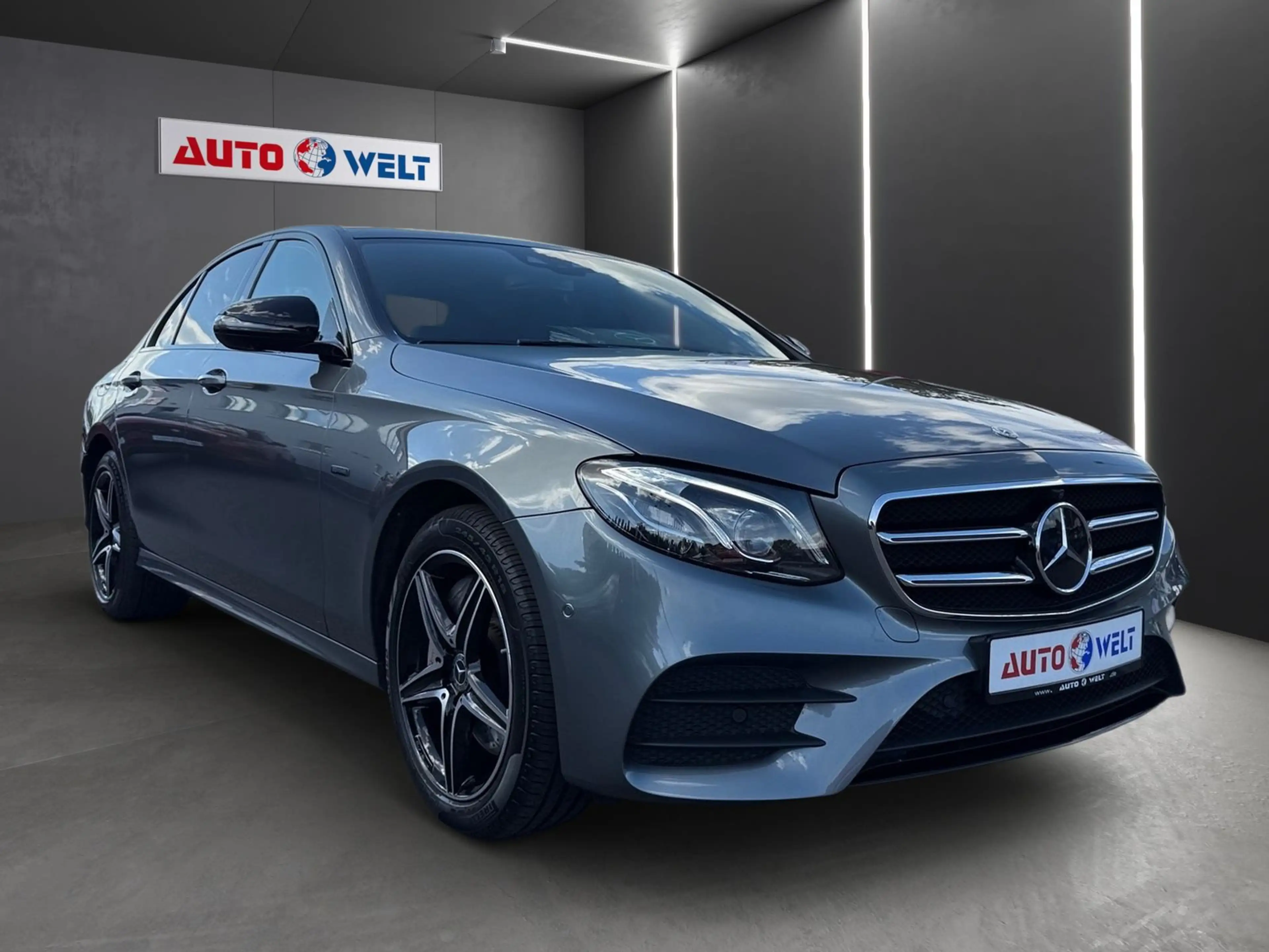 Mercedes-Benz E 200 E300e Lim. AMG Line Automatik LED Virtual Cockpi — photo 2